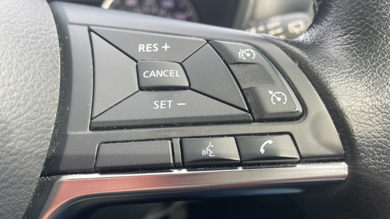 Nissan Juke 1.0 DiG-T 114 N-Connecta 5dr Petrol Hatchback